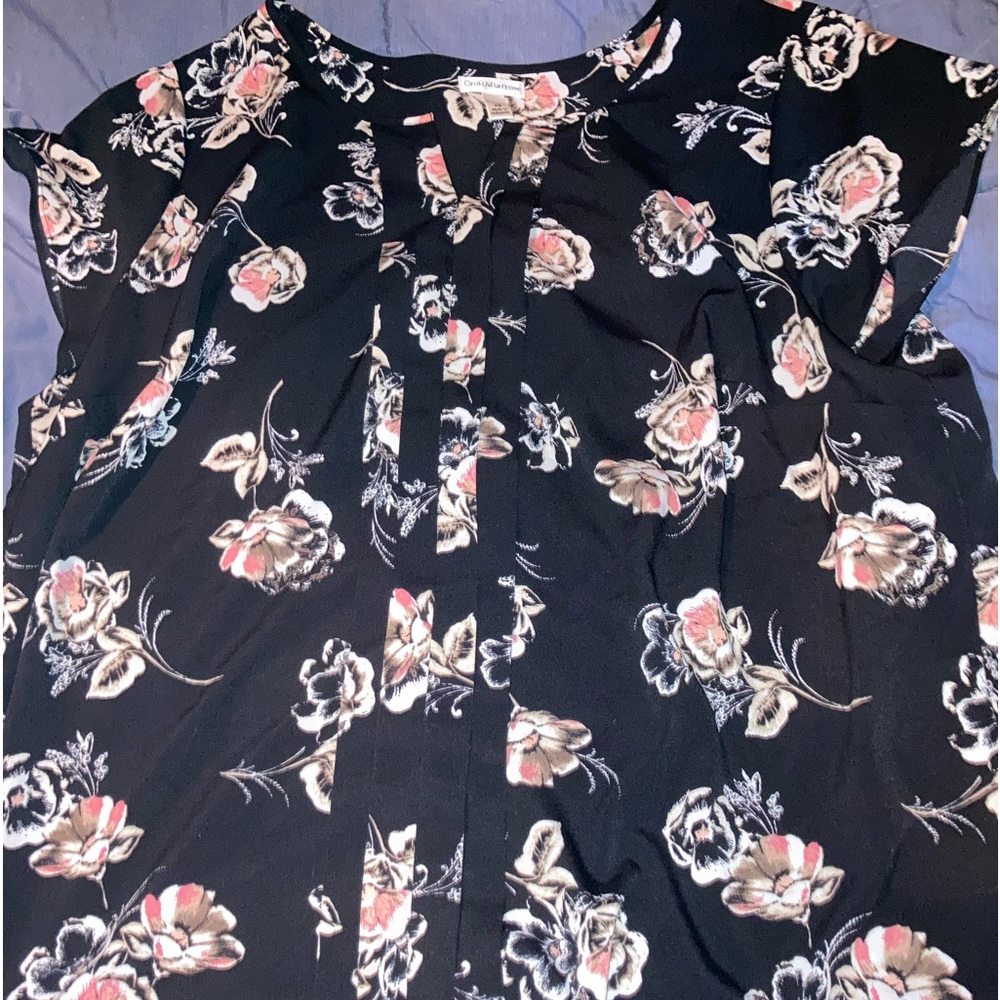 Blouse with flowers